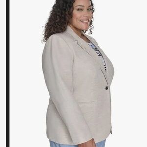 Kittenish Cream Blazer